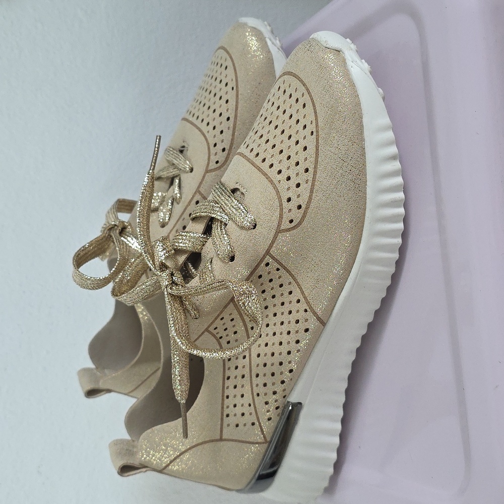 Clee Metallic Gold Sneakers Shoes Sz 7